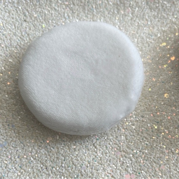 Chanel Powder Puff - Picture 3 of 3